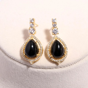 Conjunto de collar con colgante en forma de lágrima chapado en oro con piedra negra y circonita transparente para mujer, joyería de fiesta, conjunto de moda. - Product Image 3