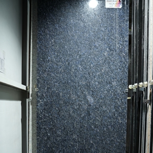Dalle de granit bleu miel naturel poli, pierre indienne pour comptoirs, revêtements de sol et murs, design moderne, salle de bain et salle à manger - Product Image 4