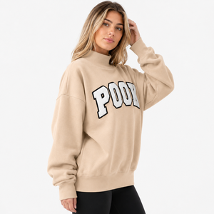 Sudadera Oversize Personalizada para Mujer con Cuello Alto, Bordado de Chenilla, Forro Polar, Ajuste Holgado, Estilo Casual Urbano, Fabricación OEM ODM - Product Image 2