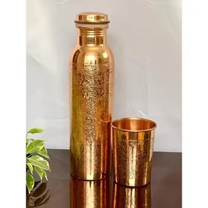 Bouteille d'eau de luxe en cuivre, vaisselle en métal pur pour usage ayurvédique, idéale pour la salle de sport, le bureau, les voyages, l'hydratation quotidienne, collection cadeau - Product Image 1
