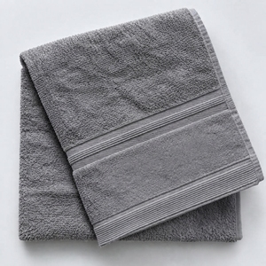 Serviette de toilette en coton avec logo personnalisé, douce et absorbante, pour hôtel et spa - Product Image 3