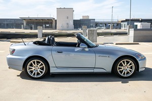 Véhicules d'occasion modernes Honda S2000 de 2005 disponibles pour achat en gros - Product Image 3