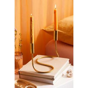 Porte-bougie en métal sophistiqué avec une finition dorée élégante et polie, adapté aux hôtels, cafés, restaurants et aux intérieurs de luxe - Product Image 1