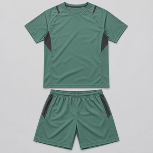 Conjunto Deportivo para Hombre, Camiseta de Manga Corta y Pantalones Cortos de Poliéster 100% de Secado Rápido, Color Verde, Ropa Deportiva para Adultos - Product Image 5