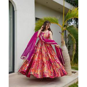 Hermoso Vestido Anarkali Floral con Dupatta para Fiesta - Talla XS 700g - Product Image 2