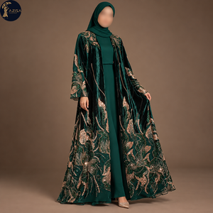 Tela de terciopelo esmeralda con adornos botánicos en oro rosa |   Detalles de Lentejuelas Florales Brillantes para la Confección de Abayas y Vestidos de Noche - Product Image 1