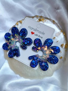 Pendientes de Resina con Flores Hechas a Mano, Diseño de Galaxia Azul con Brillo, Juego de Regalo de Lujo - Product Image 3
