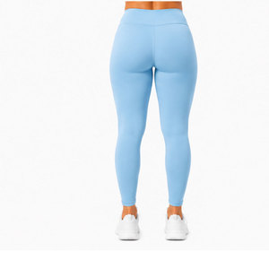 Pantalon de sport de compression pour femme, léger, en tissu performant et flexible, avec gestion de l'humidité - Product Image 2