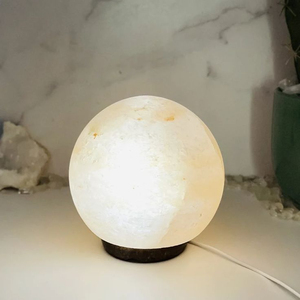 OEM Manufacturing Luxury Himalayan <b>Moon</b> Salt Lamp Best Selling Hand Carved Natural <b>Crystal</b> Table Lamp with Personalized Logo - Product Image 1
