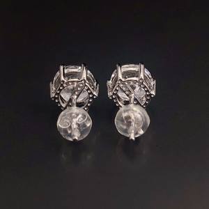 Boucles d'oreilles minimalistes simples en argent sterling avec topaze blanche en forme de cercle, pierre de naissance, aspect diamant, cadeau pour femme - Product Image 4