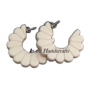 Pendientes colgantes de resina de estilo Vintage hechos a mano para mujeres y niñas, joyería de moda inspirada en el desgaste occidental - Product Image 1