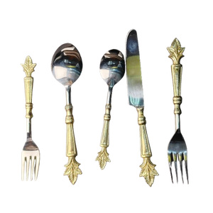 Juego de Cubiertos de Acero Inoxidable con Diseño Floral en Relieve Dorado Premium, Decoración Elegante para Mesa de Boda, Ecológico - Product Image 1