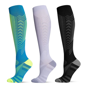Chaussettes de compression mi-hautes à motif géométrique, respirantes, en spandex et polyester, pour la course à pied, été, sans coutures, tricotées, pour hommes - Product Image 1
