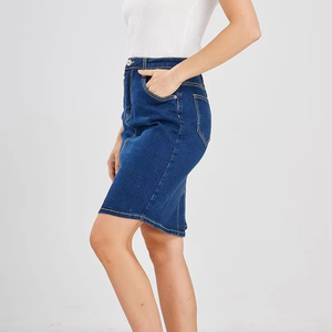 กระโปรงยีนส์สีดำคลาสสิก เอวสูง ทรงตรง ราคาขายส่งสำหรับผู้หญิง เอวกลาง มีห่วงเข็มขัด กระเป๋าหน้า แฟชั่นทันสมัย - Product Image 5