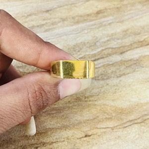 Bague Chevalière Minimaliste en Laiton Plaqué Or Style Moderne 'Silver Eye' pour Femme, Bijou Géométrique Plat et Tendance, Vente en Gros Classique - Product Image 4