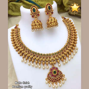 Ensemble de collier en pierre Pota verte et rose à finition mate, bijoux fins, SFNECK140 - Product Image 1