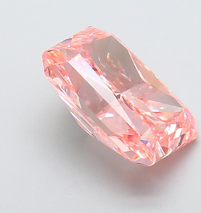 Diamante Cultivado en Laboratorio con Certificación IGI, Corte Radiante de 5.03 CT, Color Rosa Intenso, Claridad VVS2, CVD ROYAL GEMS para Joyería - Product Image 2