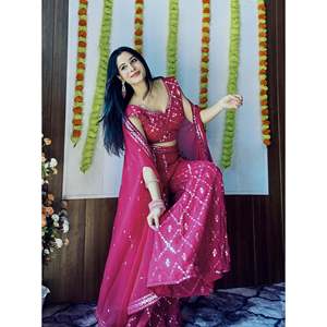 Lehenga Choli Indo-Occidental para Fiestas, con Lentejuelas y Bordados en Tela de Poliéster, Elegante Ropa de Fiesta - Product Image 4