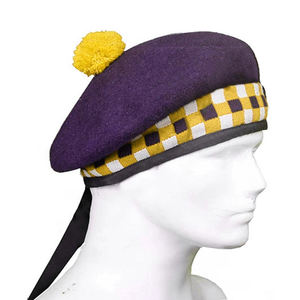 Gorro Balmoral de Lana Pura Morado Oscuro y Amarillo, Sombrero Escocés con Diseño a Cuadros, Talla Personalizada, Gorro Clásico Tradicional para Kilt - Product Image 1