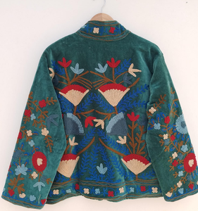Chaqueta de Mujer de Terciopelo Floral Tejida a Mano con Bordado Suzani, Transpirable, con Forro de Algodón, para Todas las Temporadas, Regalo para Ella - Product Image 4