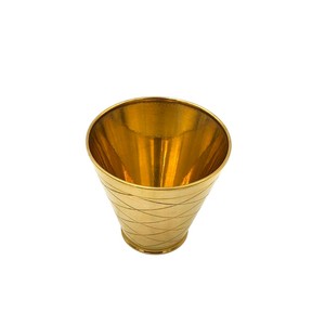 Taza de Latón con Diseño Artesanal de Lujo Premium (8x7.5cm). Elegante y Duradero para Hoteles/Restaurantes. Artesanía tailandesa de alta calidad. - Product Image 4