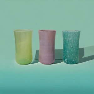 Gobelet en résine artisanal Wabi-Sabi mat effet pierre pour enfants, design moderne, compatible lave-vaisselle, décoration intérieure par UO - Product Image 5