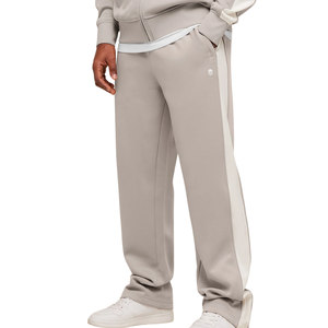 Pantalon de survêtement gris champignon en tricot oversize pour homme, coupe ample, idéal pour la gym, le streetwear et l'entraînement décontracté - Product Image 3