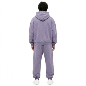 Ensemble de survêtement 2 pièces pour homme, style streetwear campus, avec sweat à capuche oversize et pantalon de jogging, patch étoile et croix, en polaire, personnalisable, OEM, fabricant en gros - Product Image 3