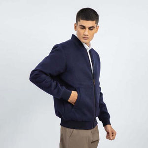 Blouson Bomber Varsity Personnalisé pour Homme, Corps Noir Respirant, Séchage Rapide, Hiver, Logo Frontal, Livraison Rapide - Product Image 3