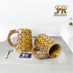 Chope à bière en bois de style vintage, design sculpté artisanal, grande poignée, chope rustique pour bar et décoration intérieure - Product Image 5