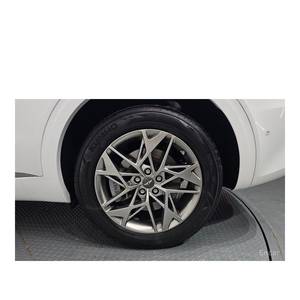 Genesis GV70 2.5T 2024 Gasolina AWD con 26,381 km, Volante a la Izquierda, Caja de Cambios Automática, Asientos de Cuero, Cámara Trasera - Product Image 5