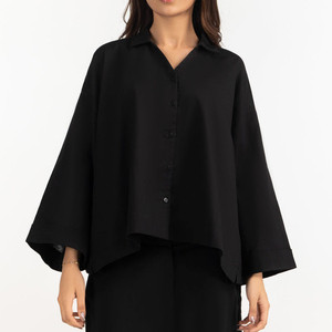 Camiseta Negra con Botones para Mujer, Diseño Nuevo, Talla Grande, Corte Holgado, Dobladillo Asimétrico, Estilo Casual para el Día a Día - Product Image 1
