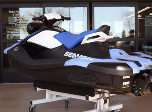 Sea-Doo Spark 3 Rotax 900 ACE 2026, nouveau moteur 4 temps avec IBR et système audio, matériau en fibre de verre - Product Image 2