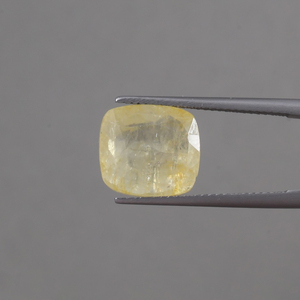 ไพลินสีเหลืองธรรมชาติแท้ รับรองโดย IGI เกรด AAA ขนาด 12x11 มม. รูปทรงคุชชั่น น้ำหนัก 9.54 กะรัต พลอยหลวม เปลี่ยนสีได้ ผ่านการเคลือบแว็กซ์/น้ำมัน - Product Image 1