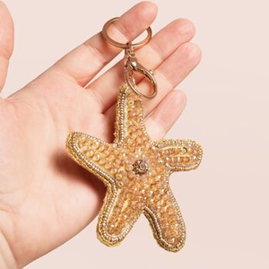 Porte-clés élégant et original en forme de patte, orné de perles, brodé à la main, avec un magnifique design perlé, objet décoratif. - Product Image 3