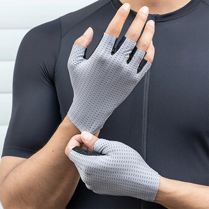 Gants de cyclisme demi-doigts noirs et gris en polyester respirant unisexe à enfiler pour l'été - Product Image 4