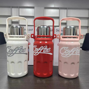 Bottiglia d'Acqua Isolata con Cinghia di Trasporto 1000ML - Grande Bottiglia Portatile in Acciaio Inox con Isolamento Sottovuoto - Product Image 2