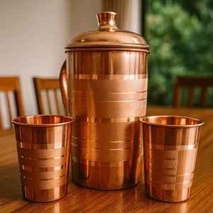 Ensemble de carafes à eau en cuivre massif Antique Creations - Pichet ayurvédique pour la santé avec bouchon coulissant anti-fuite, design de luxe pour cadeau de mariage - Product Image 1