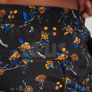 Pantalones cortos de sublimación para ropa deportiva distintiva, diseñados para sesiones de entrenamiento y uso activo. - Product Image 4