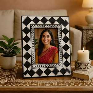 Cadre photo en os naturel brun d'Inde, incrustation artisanale, cadre photo antique en os, cadres photo et images en os incrustés - Product Image 6