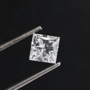 Diamante suelto pulido en laboratorio de 0.50 Ct, color F, claridad VS2, corte princesa, diamante HPHT, autenticado por IGI para joyería fina. - Product Image 2