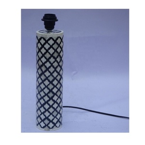 Lampe de table en incrustation d'os magnifiquement sculptée Table de chevet d'angle de bureau simple avec cadeau de mariage Lampe de table en incrustation d'os décorative pour la maison - Product Image 2