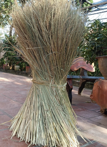 Panneaux de toiture en chaume naturel séché du Vietnam pour hôtels, complexes hôteliers et projets extérieurs - Product Image 3