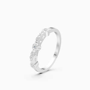 Bague Éco-Responsable avec Diamant de Laboratoire Sertie en Bezel et Pavé, Carat Rond de 0,12 ct |   En or jaune, blanc et rose 9 carats - Product Image 2