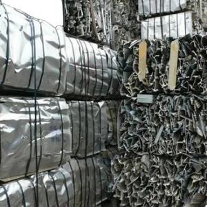 Suministro de fábrica 6063 Chatarra de aluminio 99.99% Aleación de pureza Precio bajo Reciclaje a granel para ruedas industriales Usos Tipo Hojas de aluminio - Product Image 1