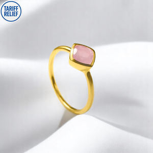 Anillo de Calcedonia Rosa de 8mm con Corte Cojín, Plata de Ley Chapada en Oro, Joyería Apilable con Piedra de Nacimiento - Product Image 2