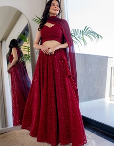 ชุดเลเฮนกา KV Twilight Maroon Chikankari พร้อมเสื้อและผ้าคลุมไหล่ (ชุด 3 ชิ้น) - Product Image 2