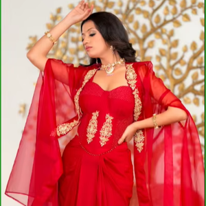 Conjunto de Corsé y Capa Bordados a Mano en Rojo con Detalles Drapeados - Product Image 1