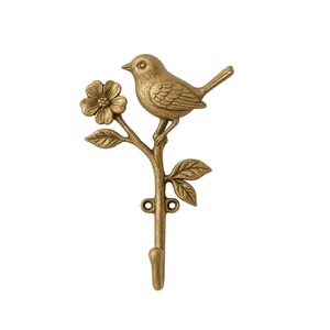 Gancho de Pared de Metal Dorado Antiguo con Forma de Pájaro, Ganchos Decorativos Rústicos Vintage para Entrada, Pasillo, Dormitorio y Organización del Hogar - Product Image 1