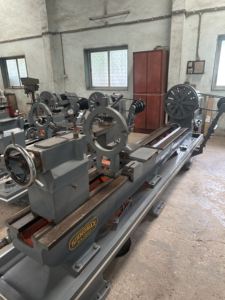 Extra Heavy Duty Lathe Machine Cone Pulley Type 9ft Bed Length 16" Centre Height 4" Bore Size along with 5 Speed Gear Box - Product Image 4
